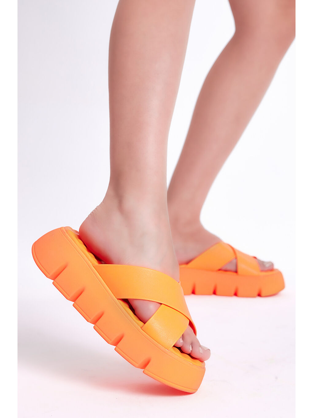 Turuncu Kadın Oranj Çapraz Bantlı Yüksek Taban Terlik-1