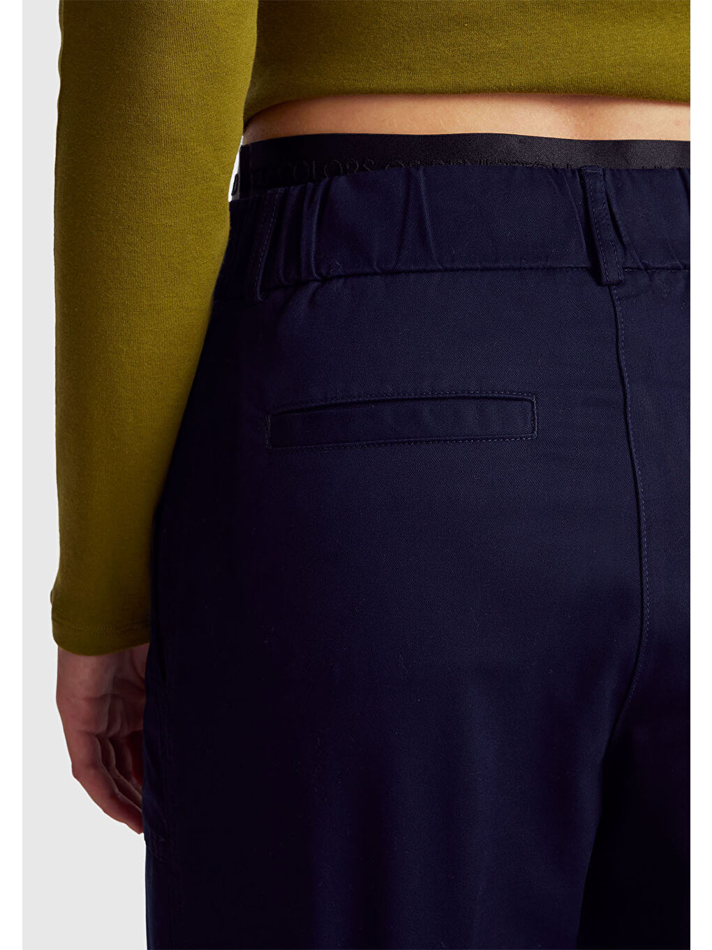 Kadın Lacivert Pamuk Karışımlı Önü Dikiş Detaylı Paçası Kıvrık Pantolon-4