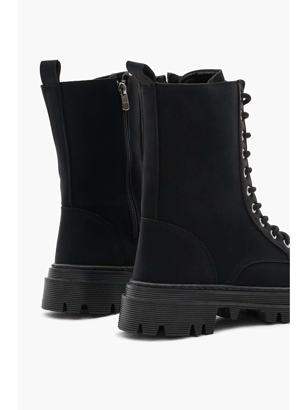 Kadın Siyah Mat Termo Taban Yanı Çift Tokalı Bağcıklı ve Fermuarlı Bot-4