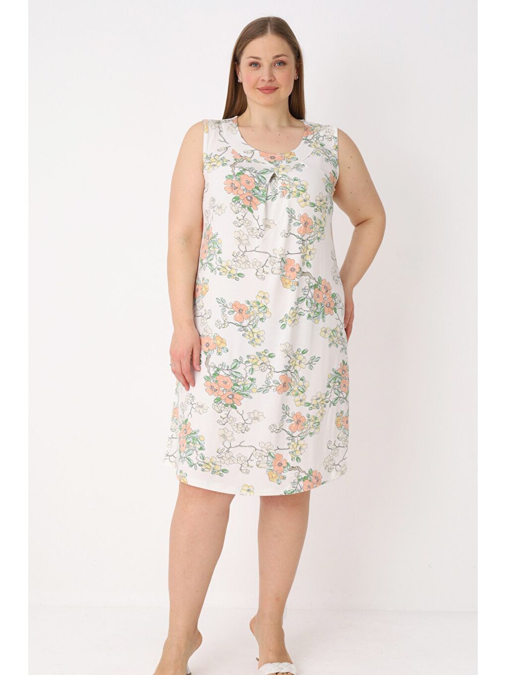 Beyaz Çiçek Desenli Askılı Elastanlı Kadın Büyük Beden Anvelop Gecelik-2