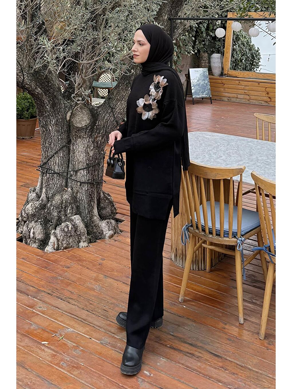 Aksesuarlı Triko Takım Siyah-1