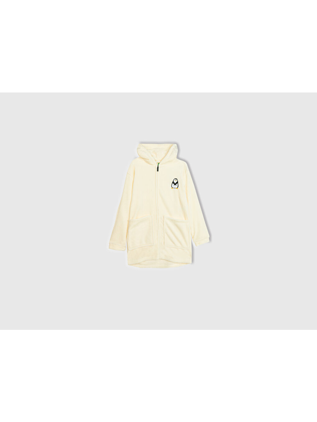 Kadın Beyaz Sol Göğsü Baskılı Yanları Cepli Fermuarlı Kapüşonlu Sabahlık