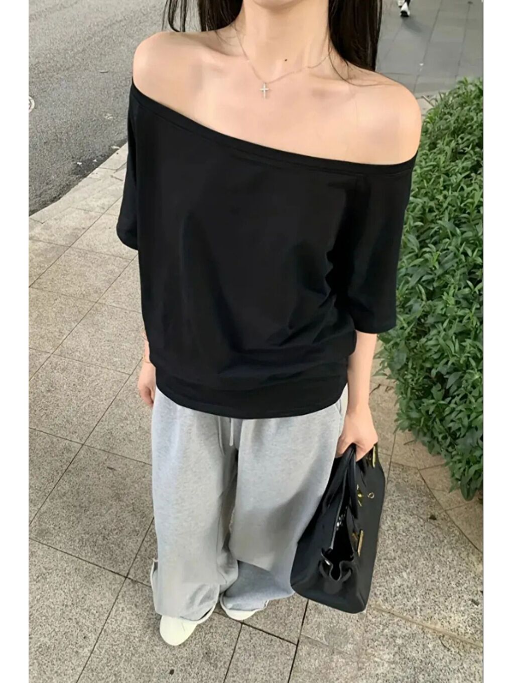 Karışık Lacivert Beyaz Siyah 3lü paket Kadın Düşük Omuz Kayık Yaka Oversize T-Shirt-3