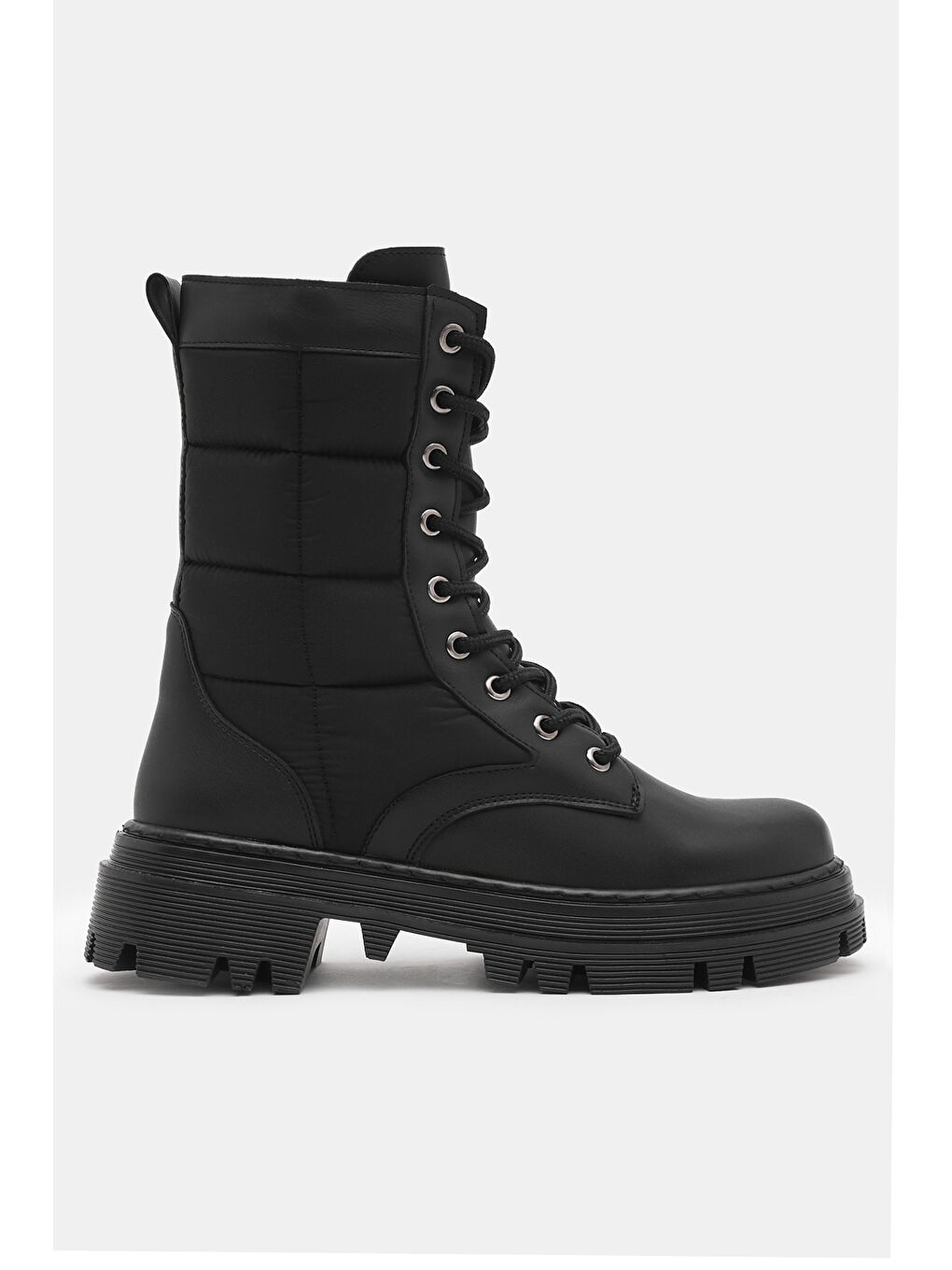 Kadın Siyah Cilt Termo Taban Nakışlı Karo Desenli Bağcıklı ve Fermuarlı Bot