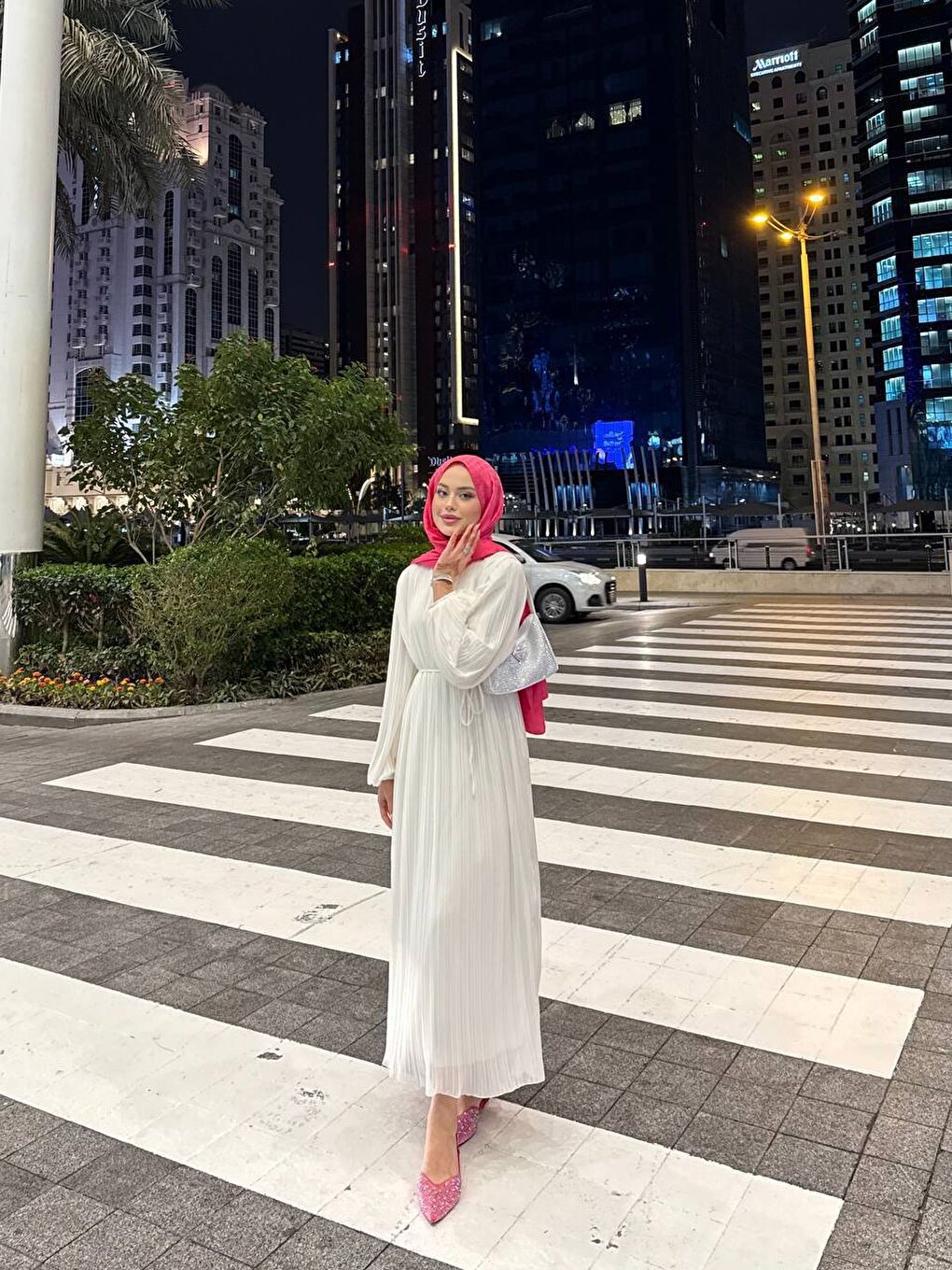 Beyaz Kadın Bağlamalı Balon Kol Şifon Elbise