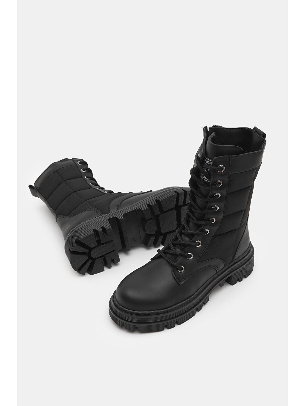 Kadın Siyah Cilt Termo Taban Nakışlı Karo Desenli Bağcıklı ve Fermuarlı Bot-3