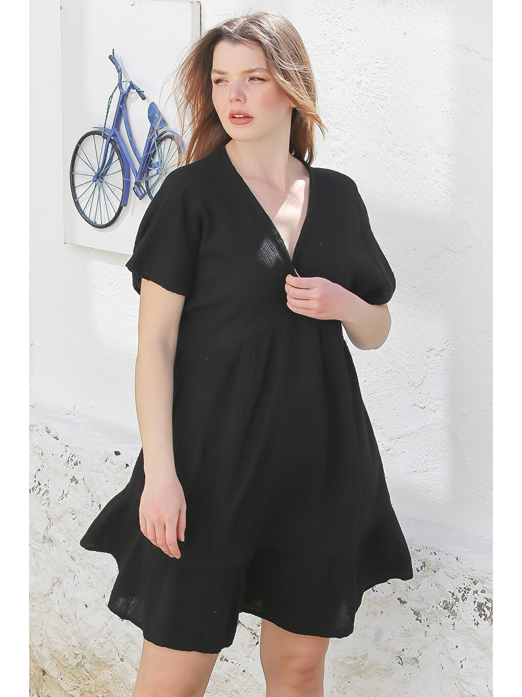 Siyah Kruvaze Yaka Kısa Kol Yıkamalı Etek Ucu Fırfırlı Casual Müslin Dokuma Elbise 95 51-1