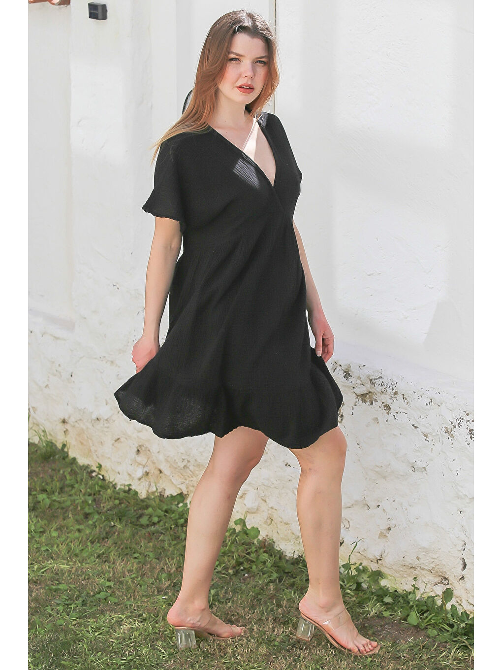 Siyah Kruvaze Yaka Kısa Kol Yıkamalı Etek Ucu Fırfırlı Casual Müslin Dokuma Elbise 95 51-6