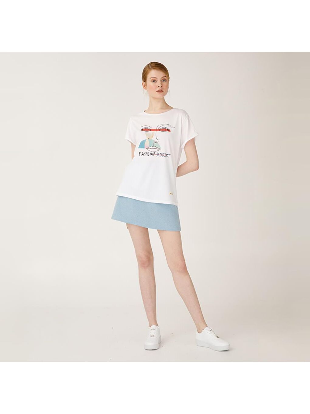 Beyaz Faces FashionAddict Kadın T-Shirt-3