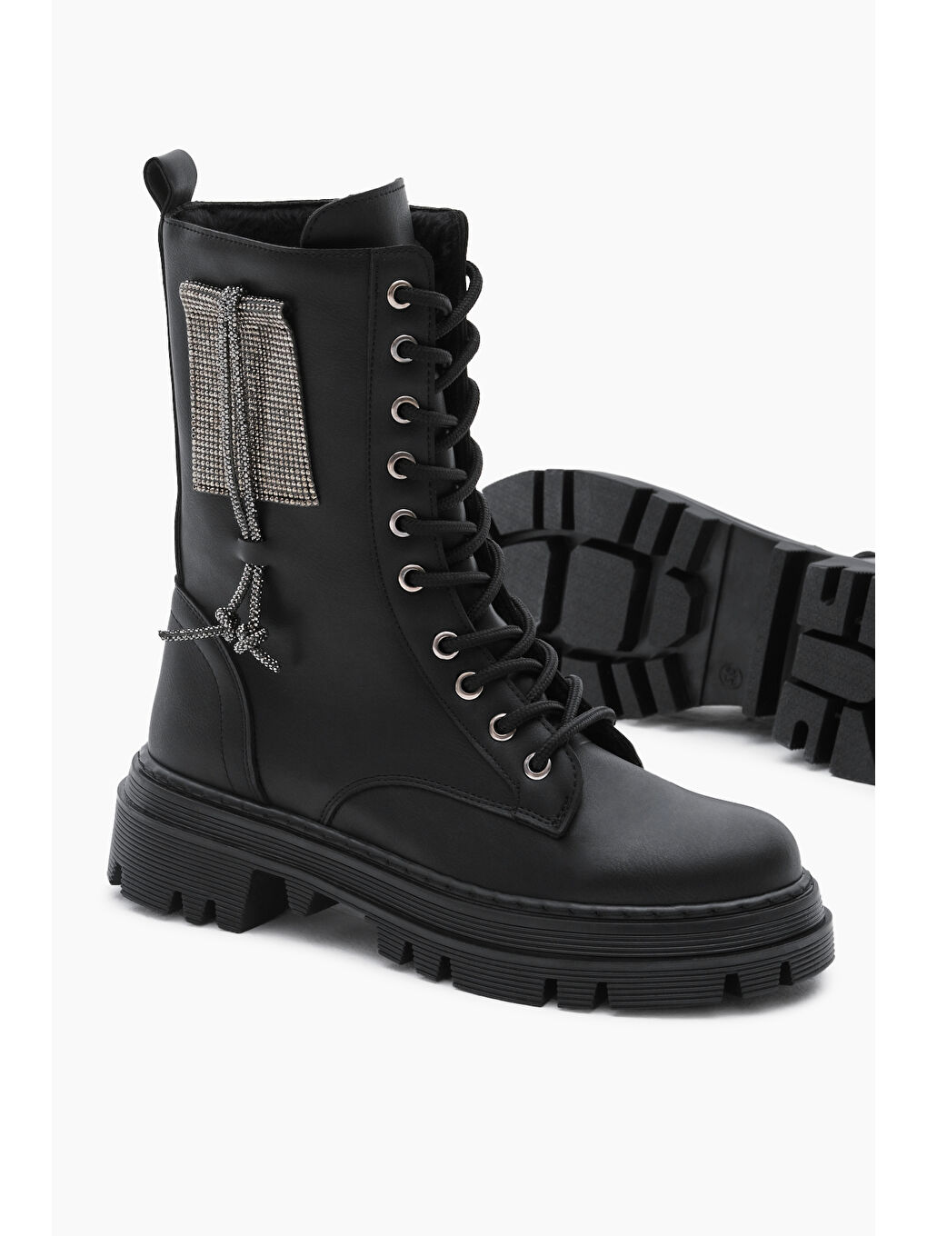 Kadın Siyah Cilt Termo Taban Yanı Taşlı Bağcıklı ve Fermuarlı Bot-3