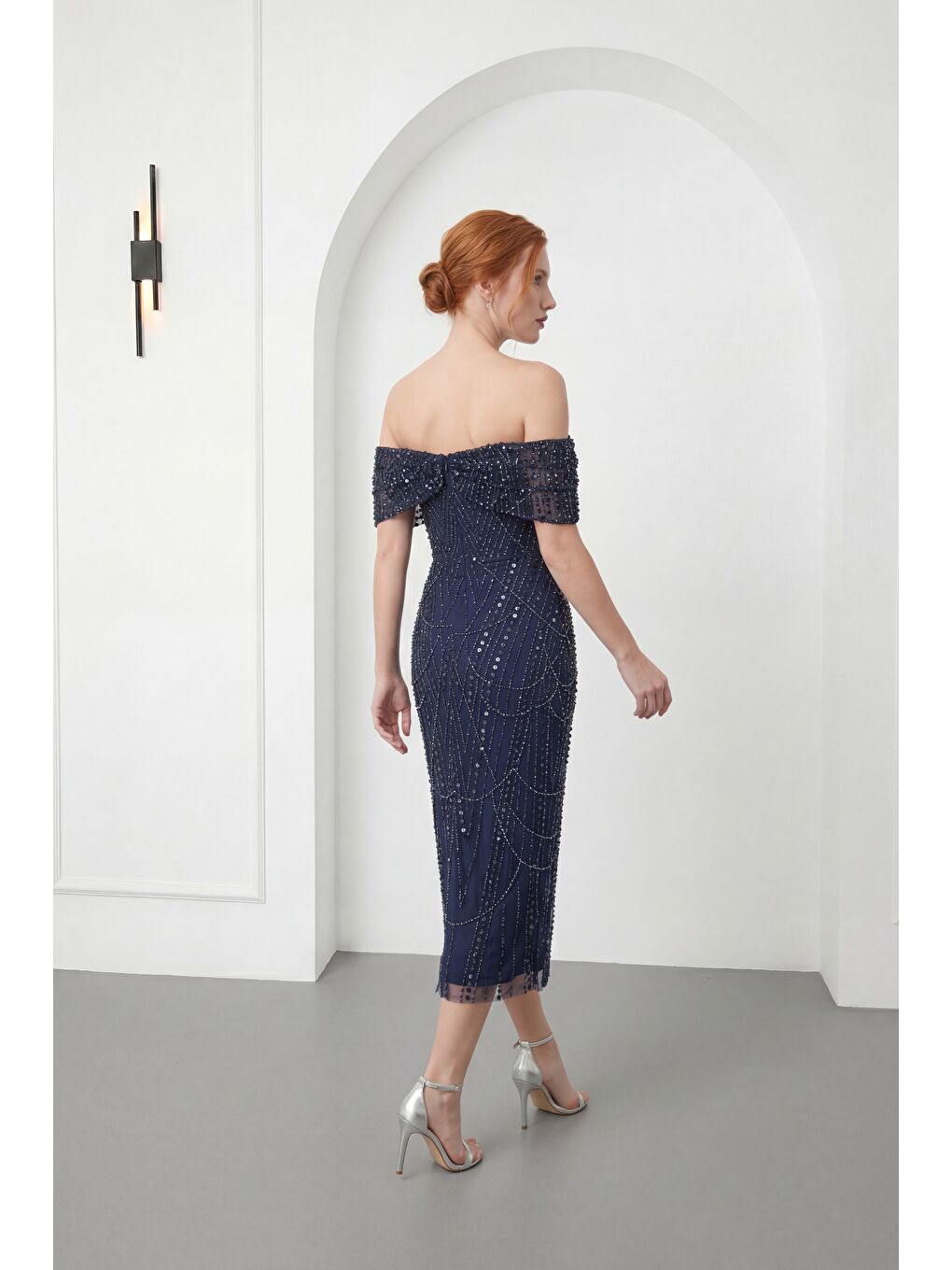 Kadın Lacivert Kayık Yaka Boncuklu Midi Abiye Elbise-5