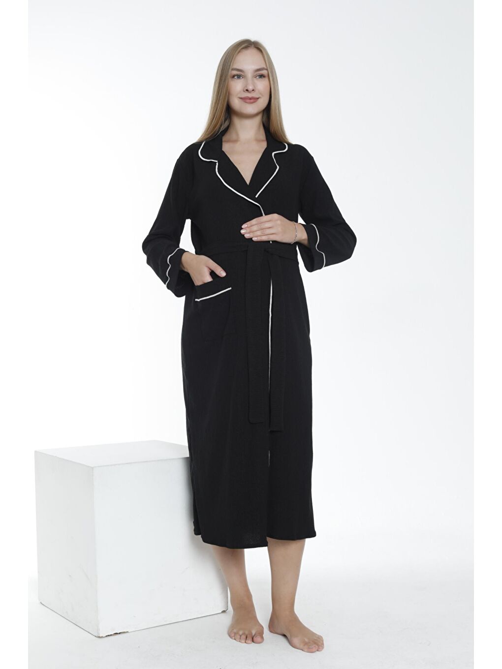 Siyah Yaka ve Kol Şerit Detaylı Uzun Hamile ve Lohusa Bürümcük Kumaş Sabahlık