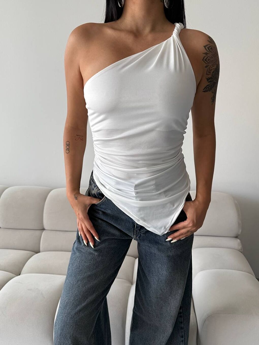 Omuz Detay Tasarım Bluz Beyaz-1