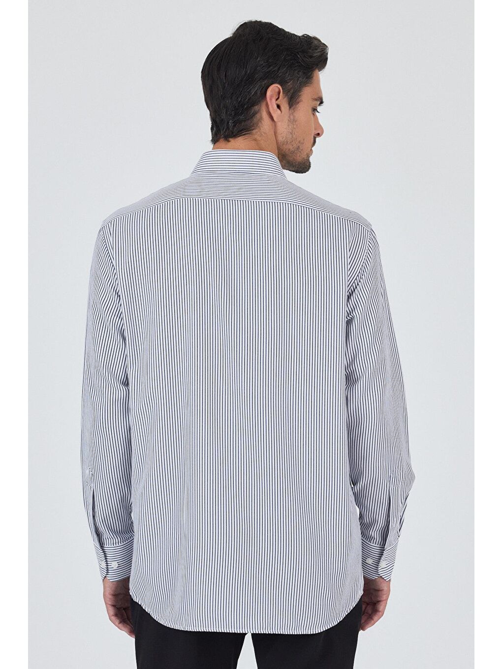 Beyaz Uzun Kol Çizgili Desen Bez Ayağı Sert Yaka Cepli Pamuklu Classic Comfort Fit Gömlek 1004250179-4