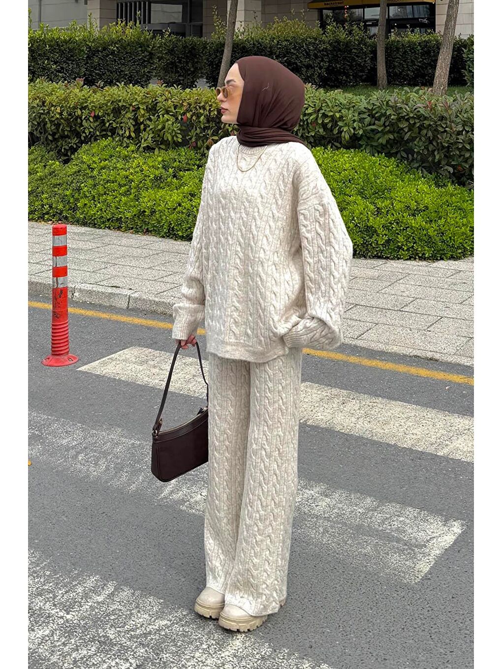 Bej Örgülü Şardonlu Takım Taş-1