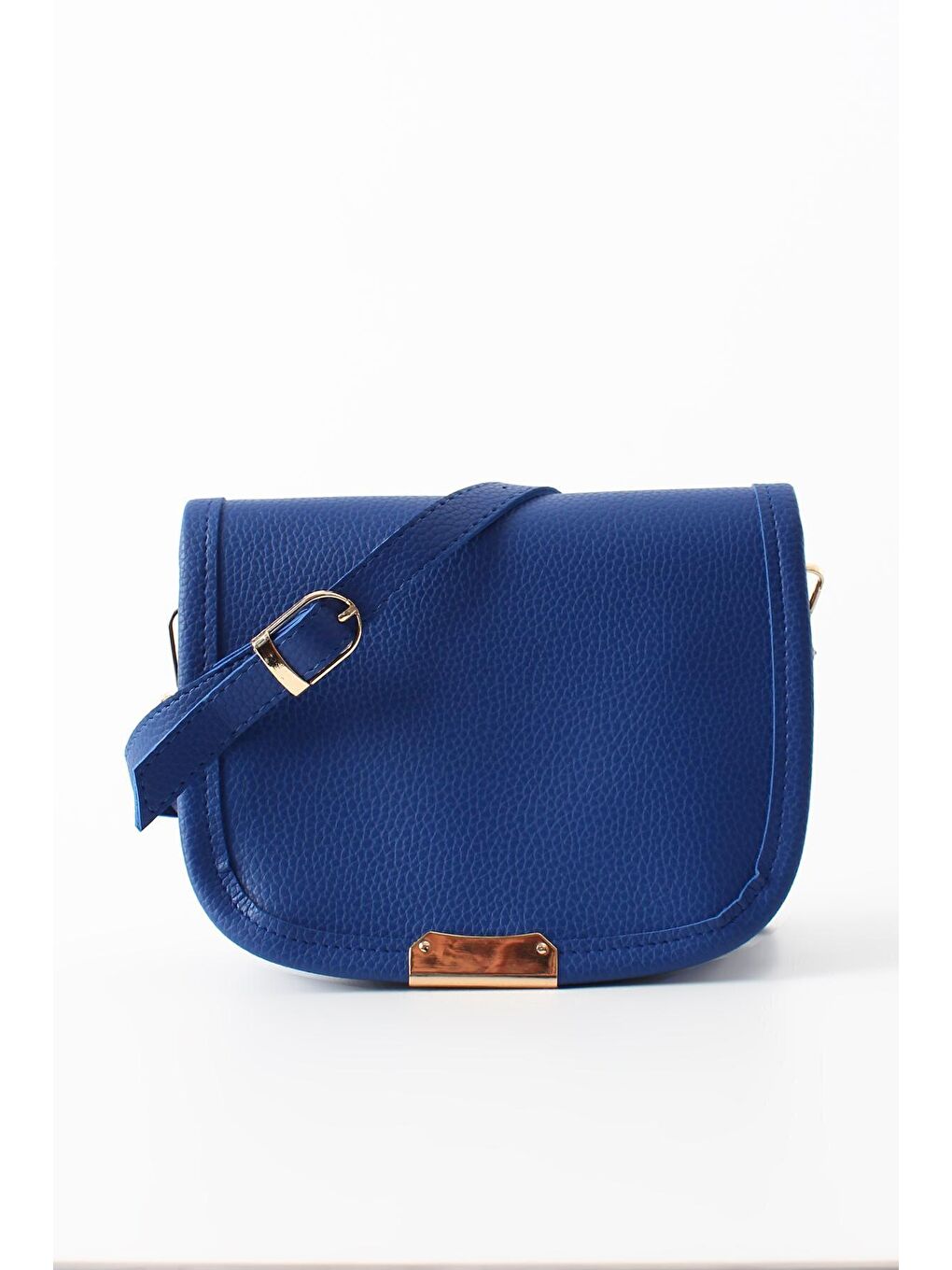 Mavi Saks Metal Aksesuarlı Suni Deri Çapraz Çanta
