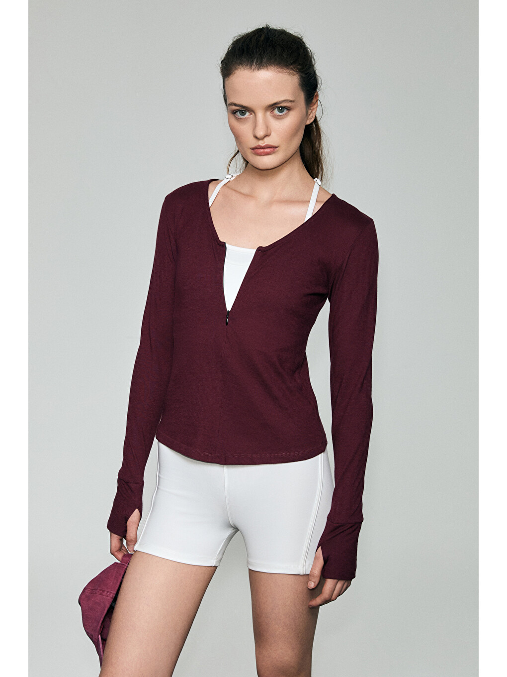 Polunea Kadın V Yakalı Önü Fermuar Kapamalı Vücuda Oturan Slim Fit Bordo Bluz