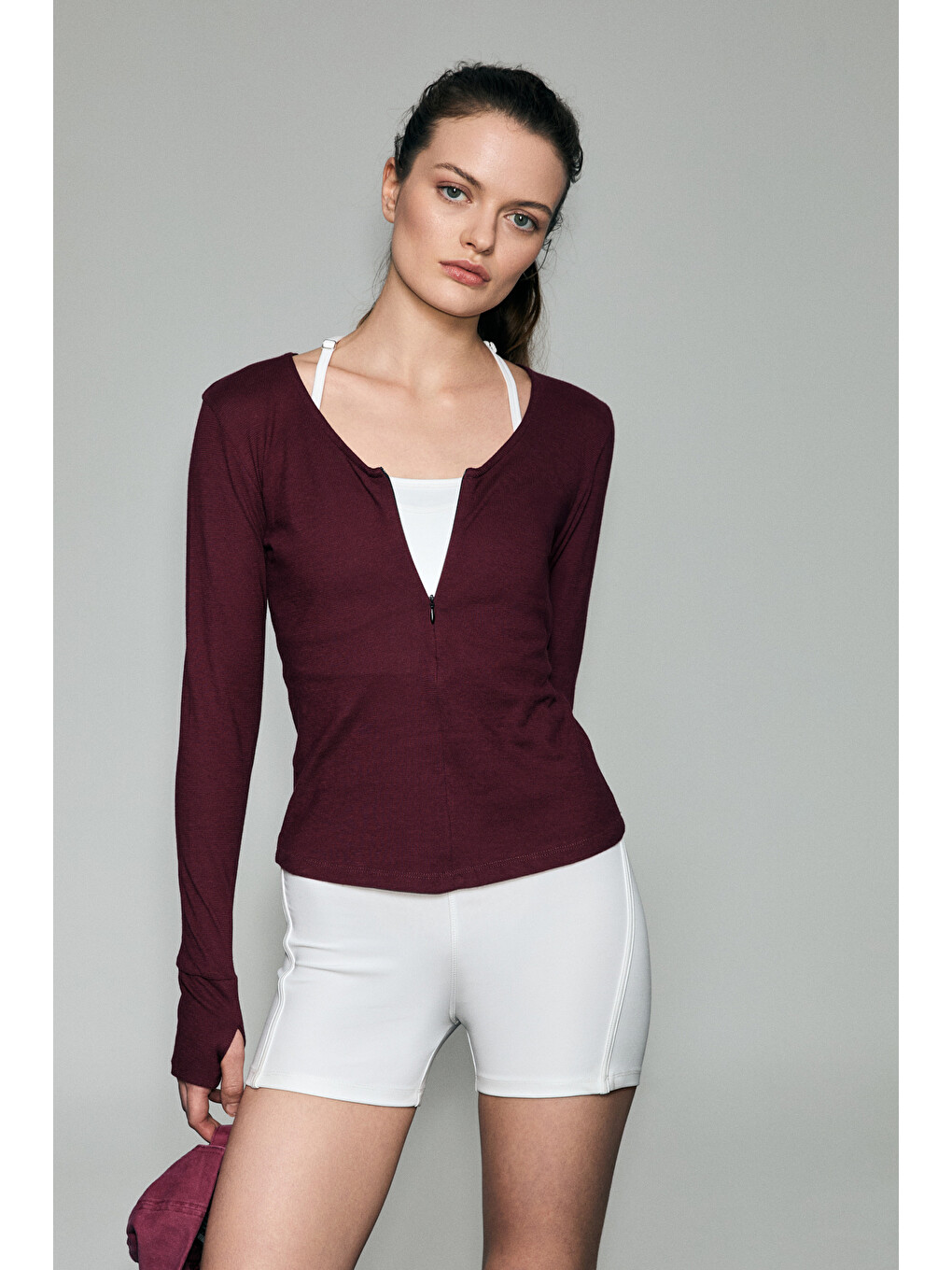 Polunea Kadın V Yakalı Önü Fermuar Kapamalı Vücuda Oturan Slim Fit Bordo Bluz-1