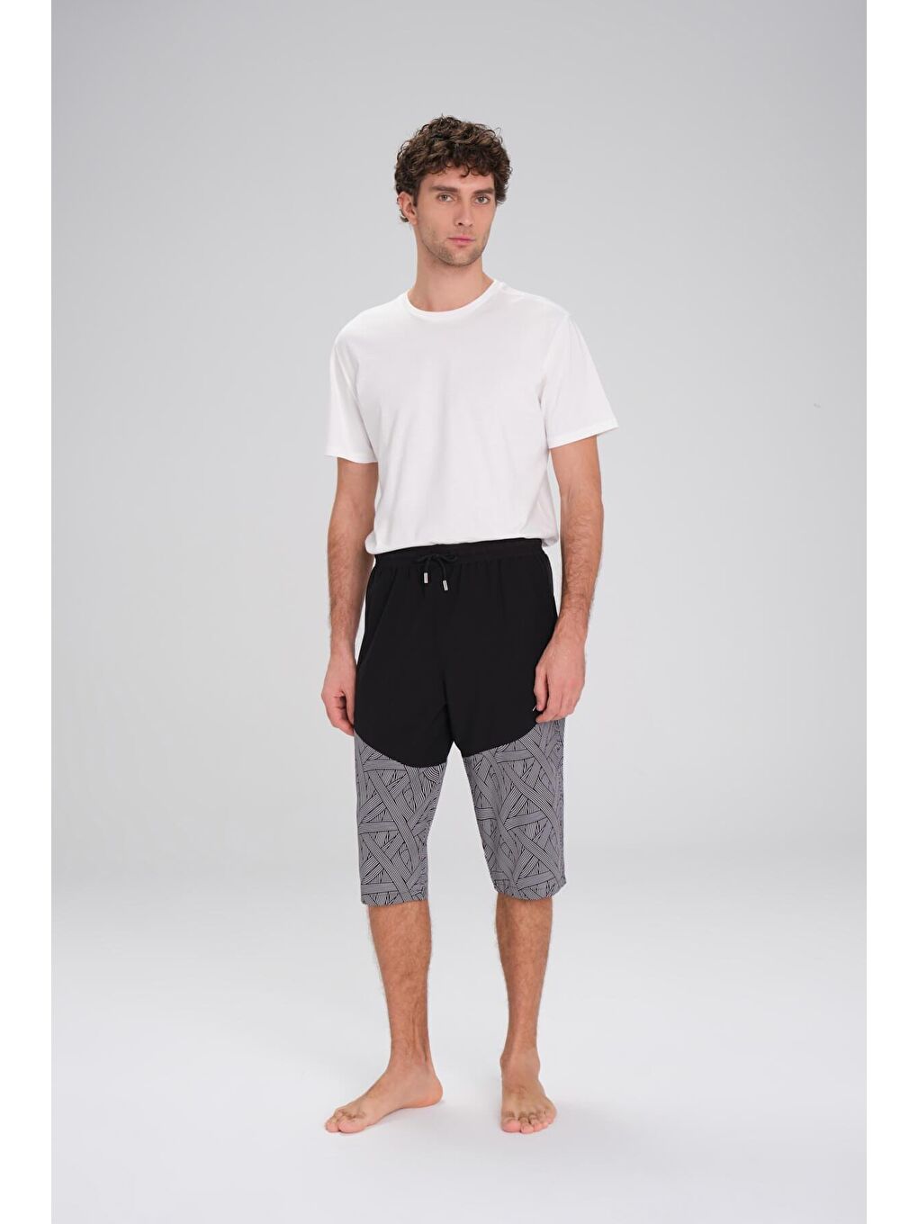 Desenli Siyah Beyaz Uzun Erkek Havuz Ve Deniz Şortu 246