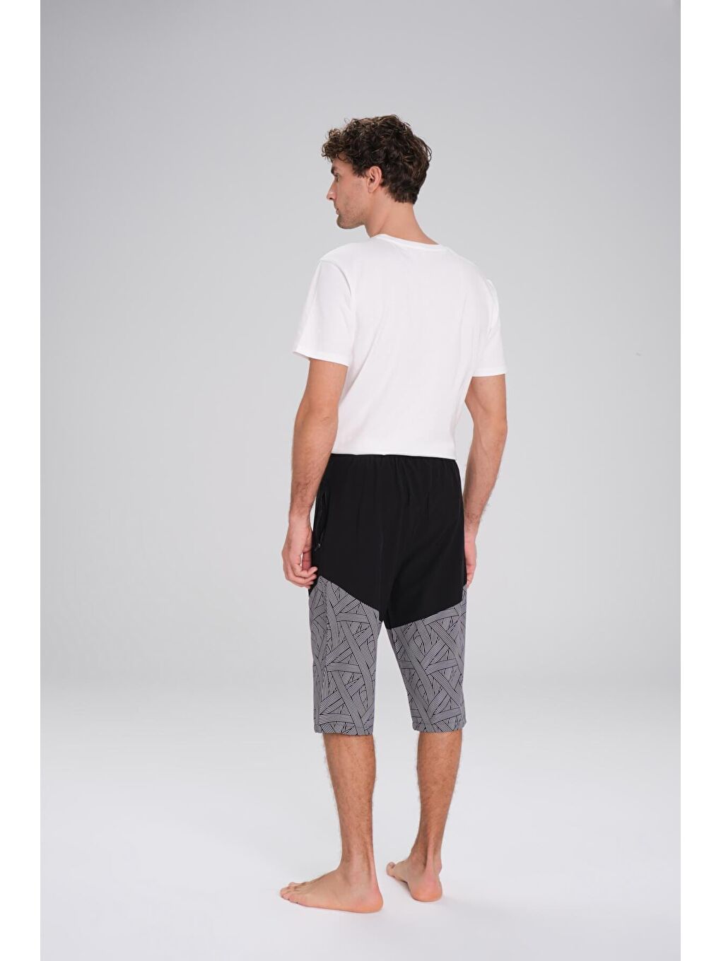 Desenli Siyah Beyaz Uzun Erkek Havuz Ve Deniz Şortu 246-1