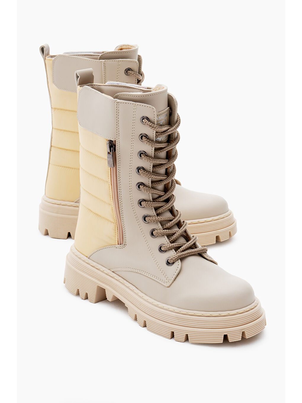 Kadın Bej Cilt Termo Taban Nakışlı Dilim Desenli Cırtlı Bağcıklı ve Fermuarlı Bot-2