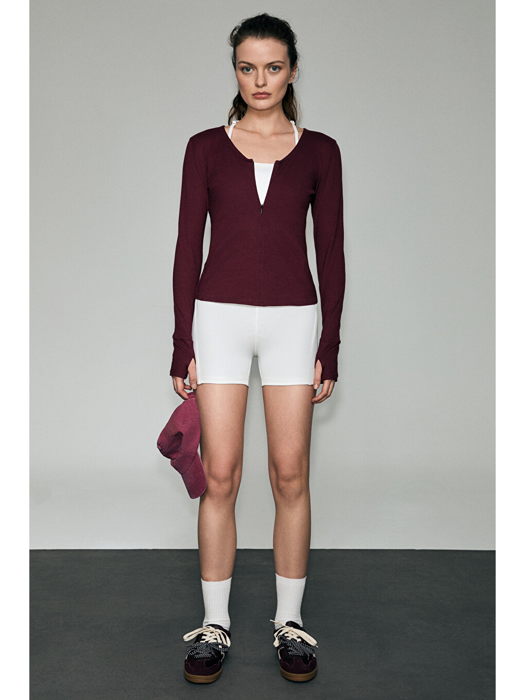 Polunea Kadın V Yakalı Önü Fermuar Kapamalı Vücuda Oturan Slim Fit Bordo Bluz-3