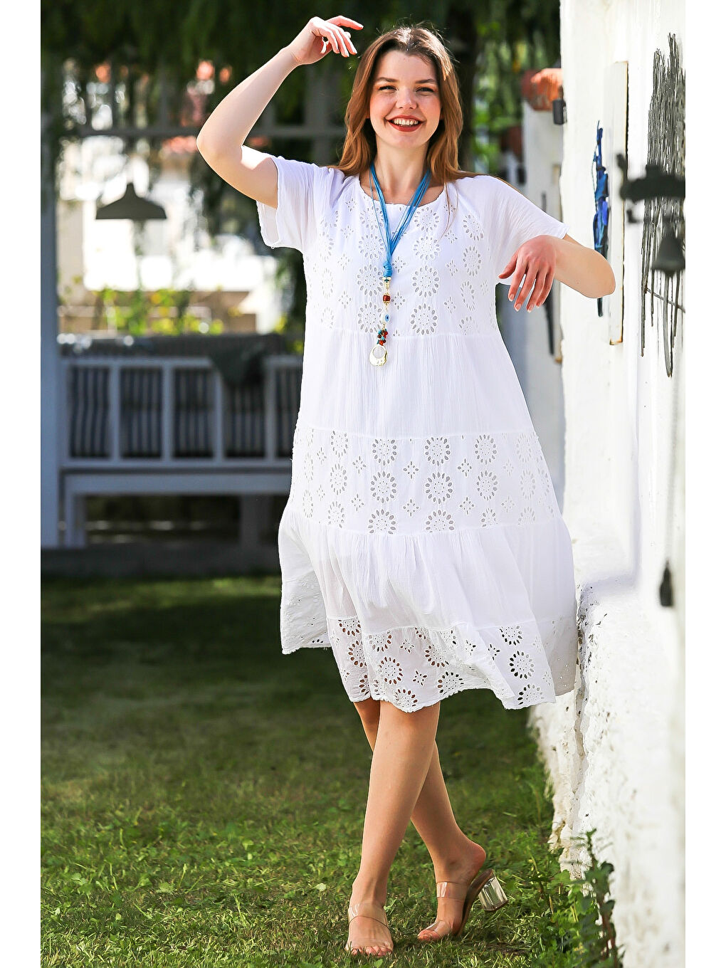 Beyaz Havuz Yaka Reglan Kol Astarlı Yıkamalı Etek Ucu Fırfırlı Casual Fistolu Dokuma Elbise 108 58-1