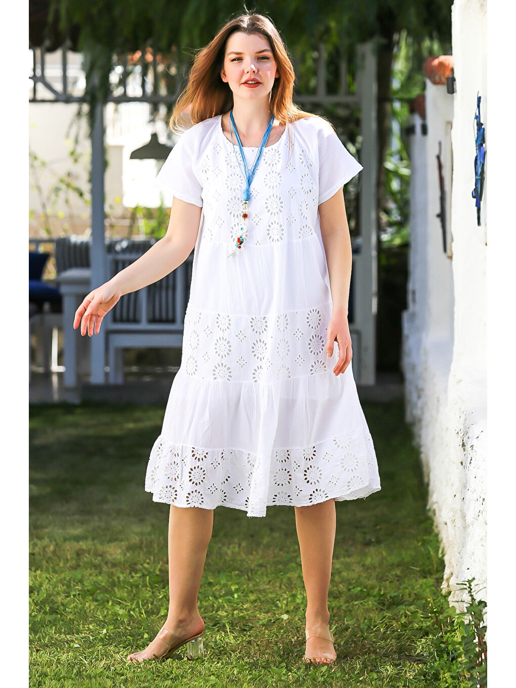 Beyaz Havuz Yaka Reglan Kol Astarlı Yıkamalı Etek Ucu Fırfırlı Casual Fistolu Dokuma Elbise 108 58-4