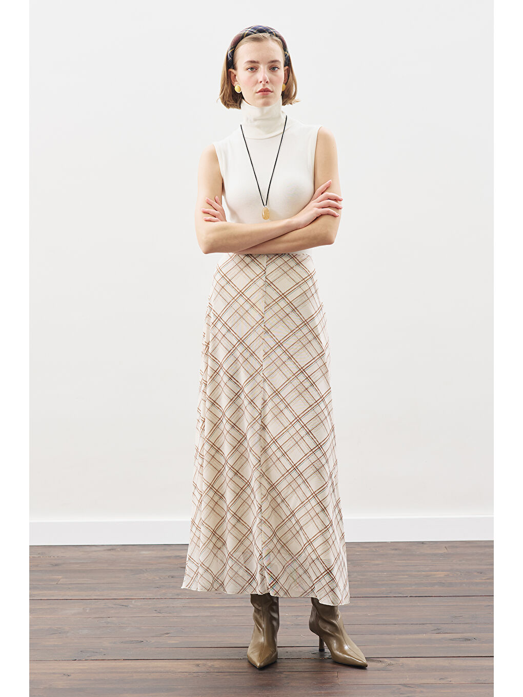 Desenli Tül Etek Bej Ekose-1