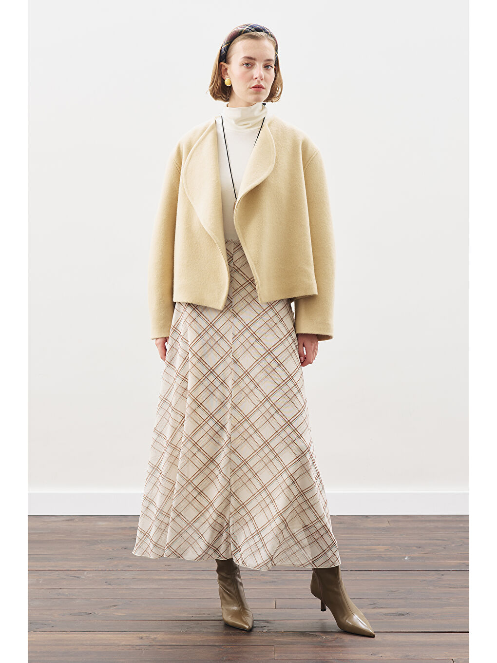 Desenli Tül Etek Bej Ekose-3