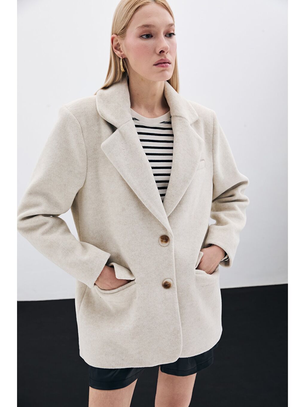 Düğmeli Kaşe Ceket - Bej-1