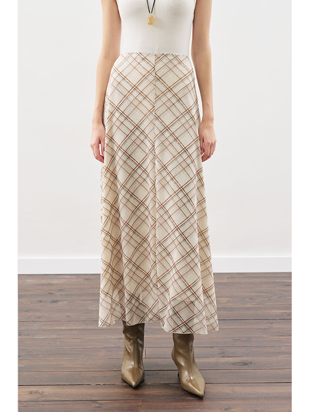 Desenli Tül Etek Bej Ekose-5