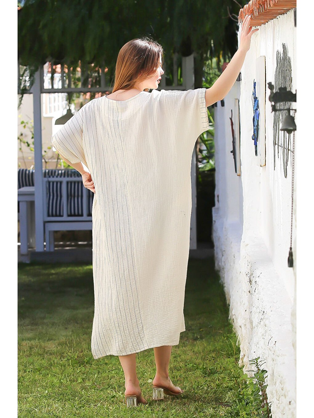 Ekru Krem V Yaka Kısa Kol Yıkamalı Yırtmaçlı Casual Müslin Oversize Dokuma Elbise 125 76-7