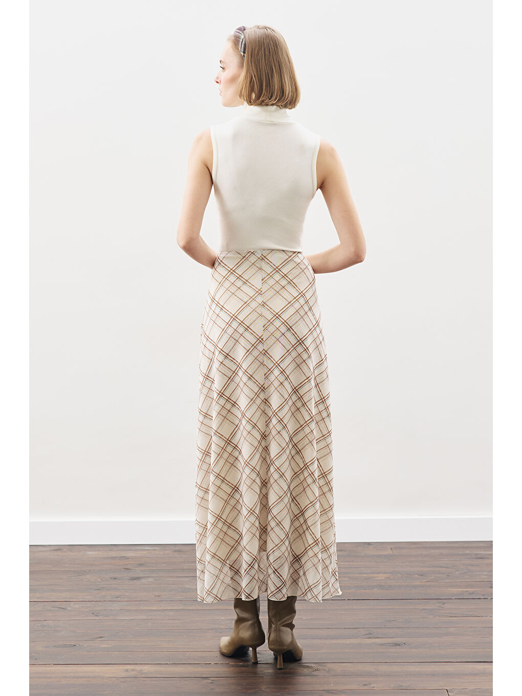 Desenli Tül Etek Bej Ekose-7