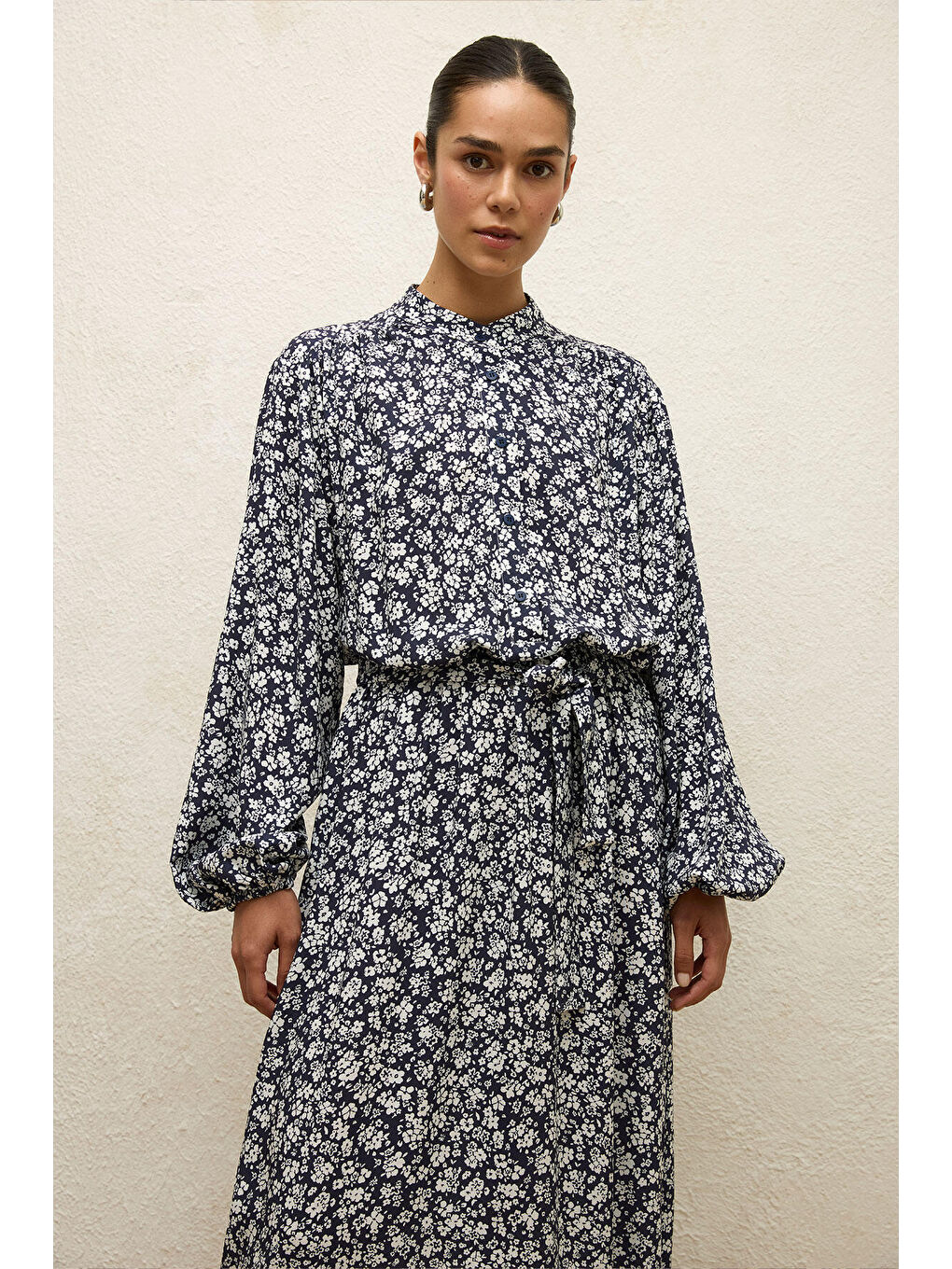 Beyaz Viskon Desenli Elbise Floral-1