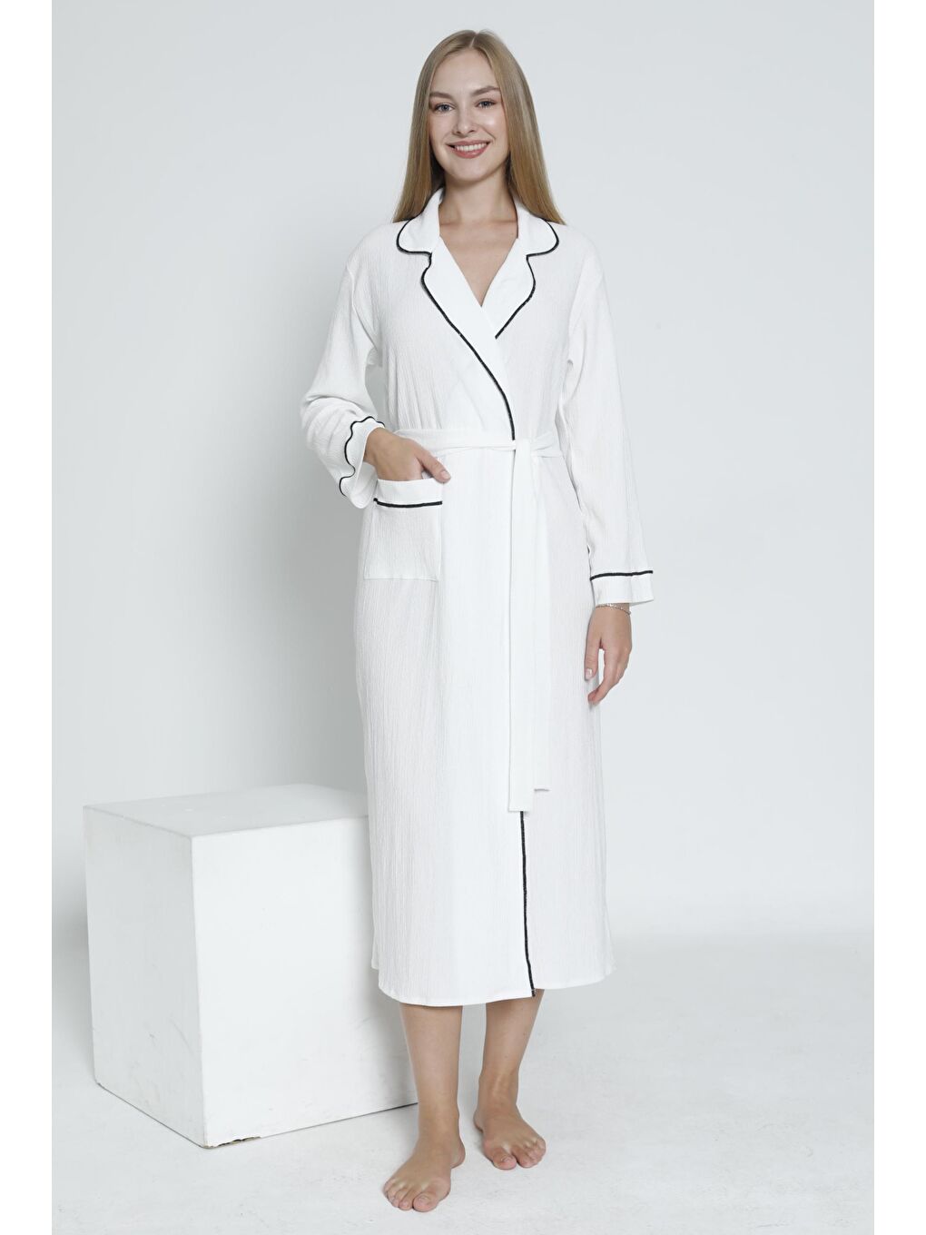 Beyaz Yaka ve Kol Şerit Detaylı Uzun Hamile ve Lohusa Bürümcük Kumaş Sabahlık