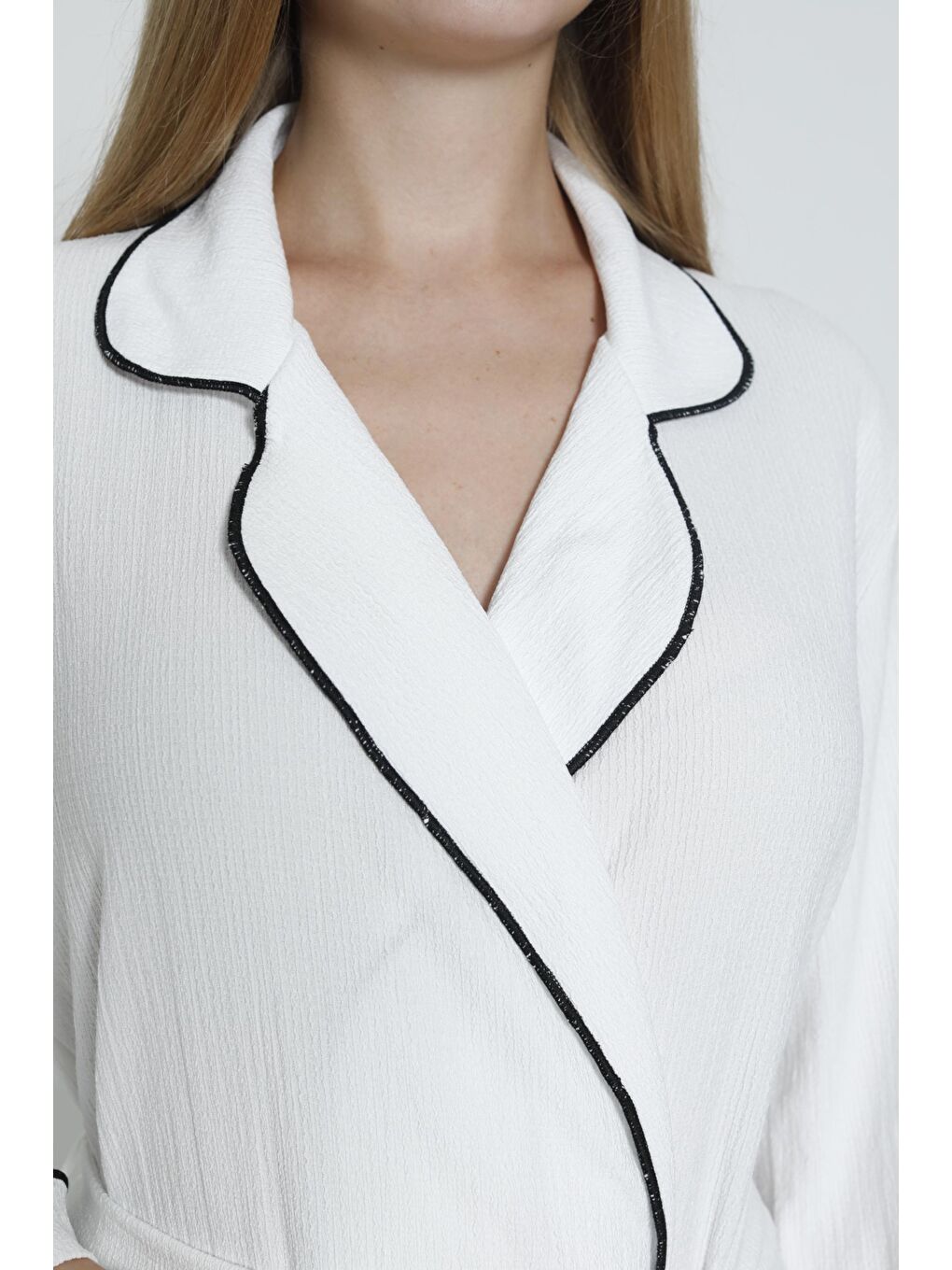 Beyaz Yaka ve Kol Şerit Detaylı Uzun Hamile ve Lohusa Bürümcük Kumaş Sabahlık-3