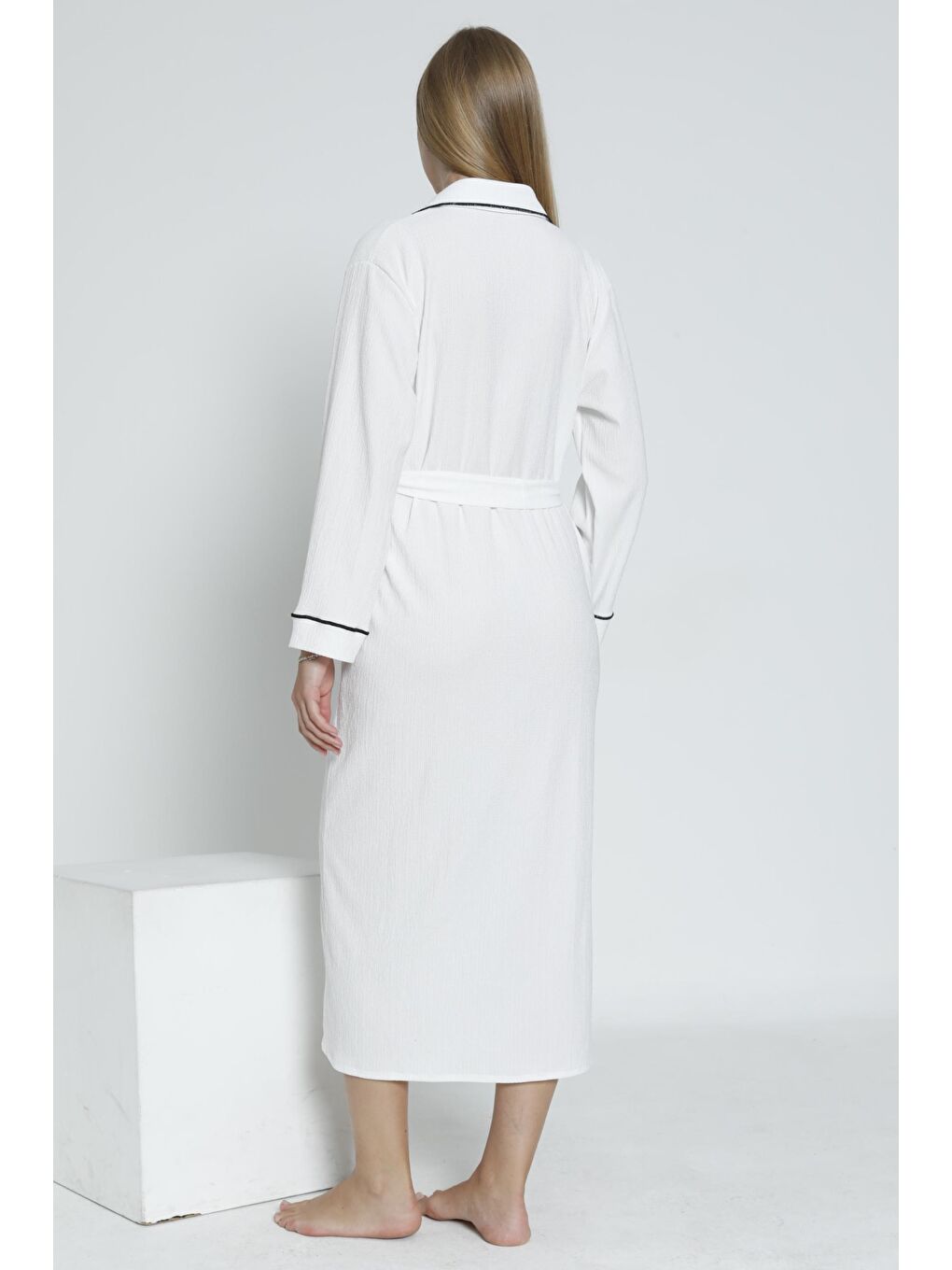 Beyaz Yaka ve Kol Şerit Detaylı Uzun Hamile ve Lohusa Bürümcük Kumaş Sabahlık-4