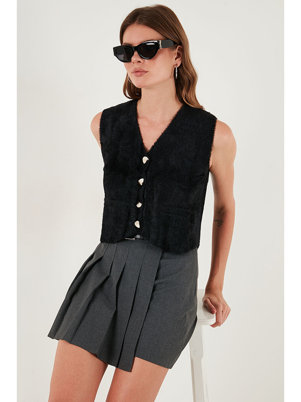 Siyah Regular Fit V Yaka Yumuşak Dokulu Düğmeli Yelek 4615241