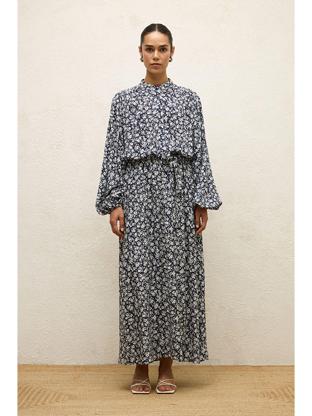 Beyaz Viskon Desenli Elbise Floral-4