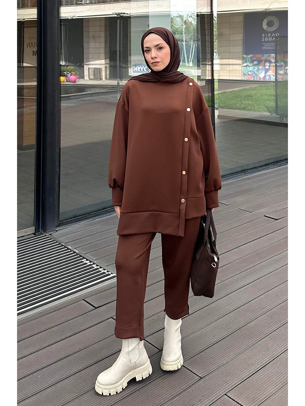 Yan Çıtçıt Detaylı Scuba Tesettür Takım Kahverengi