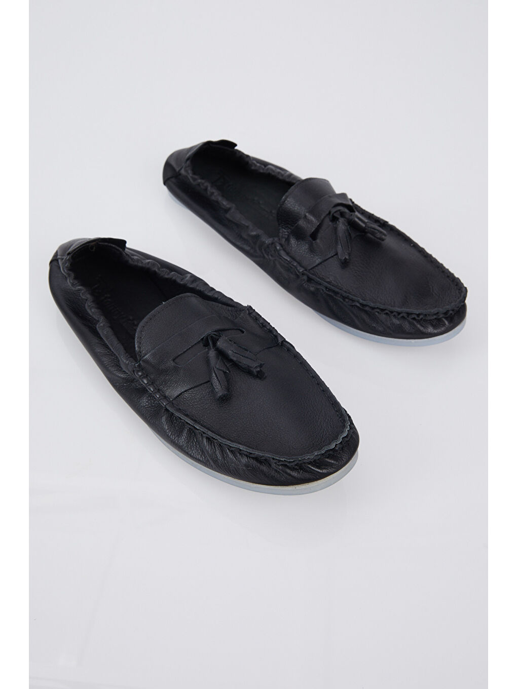 Erkek Siyah Önü Püsküllü Arkası Lastikli Rahat Kalıp Hakiki Deri Loafer-3