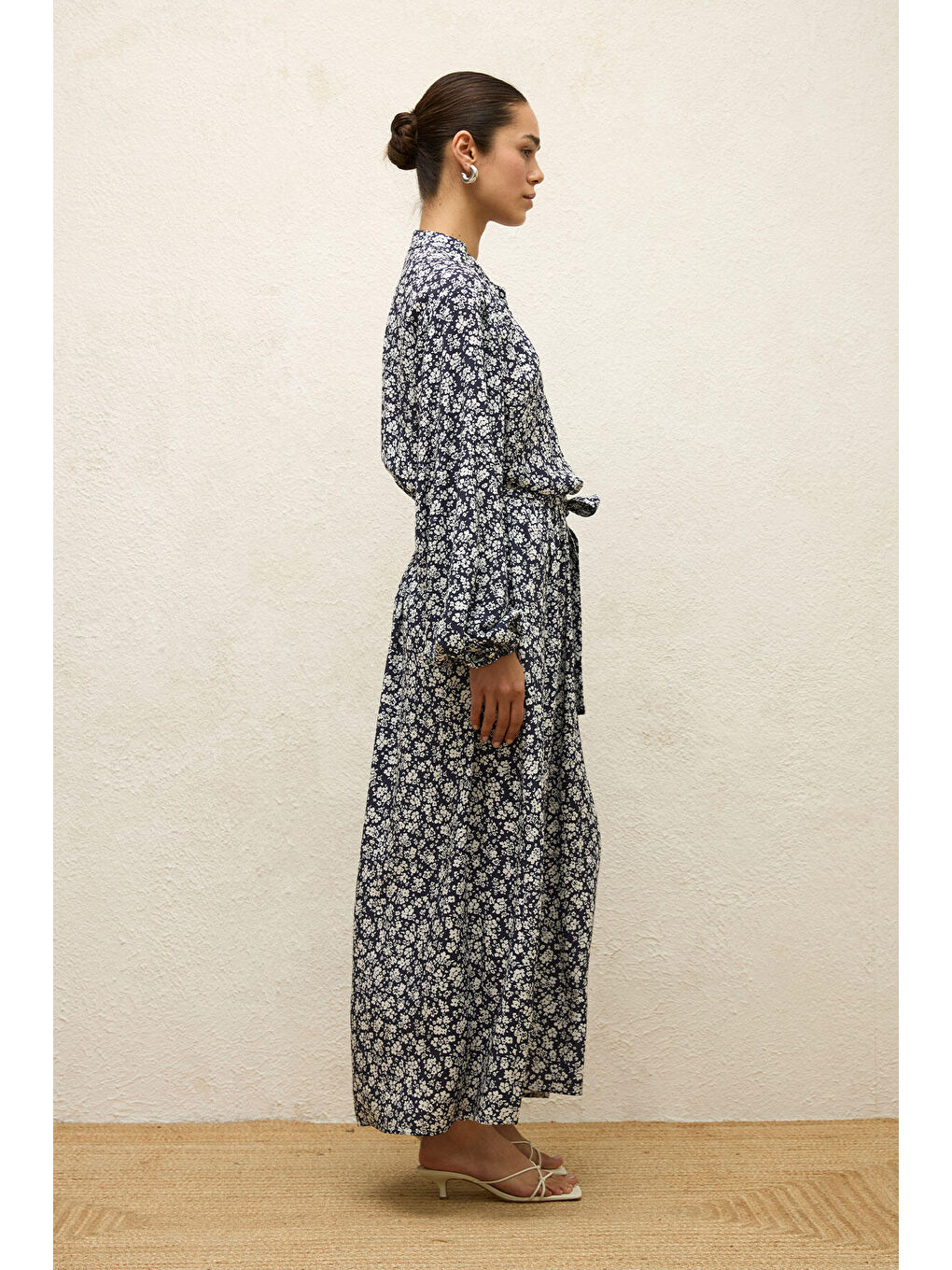 Beyaz Viskon Desenli Elbise Floral-5