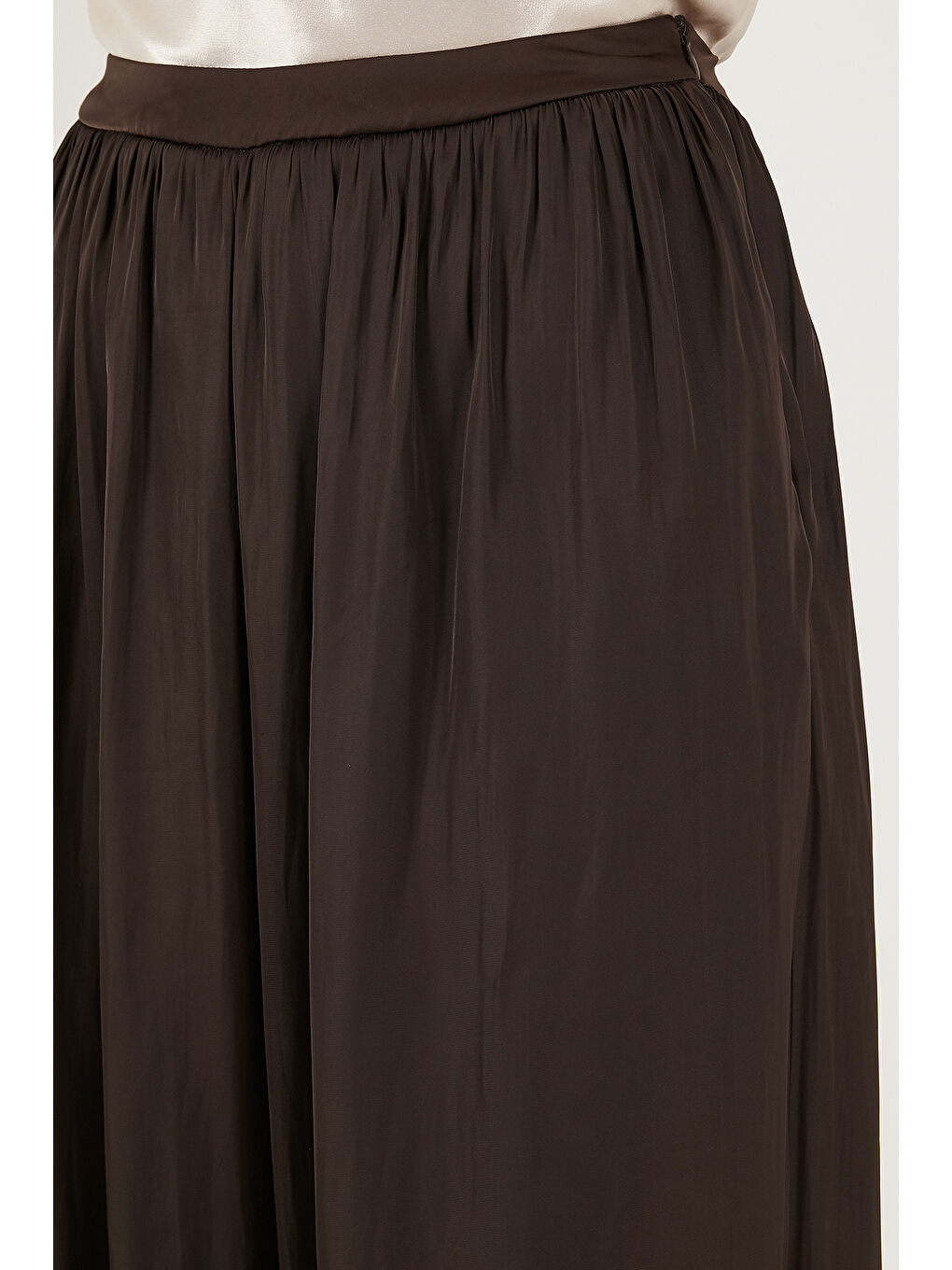 Kahverengi Comfort Fit Yüksek Bel Lastikli Paça Saten Pantolon 68351217-5