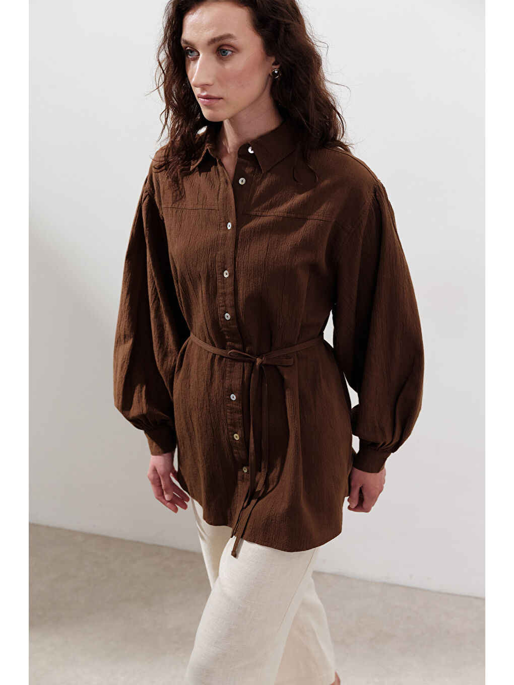 Pamuklu Balon Kol Gömlek Kahverengi-4