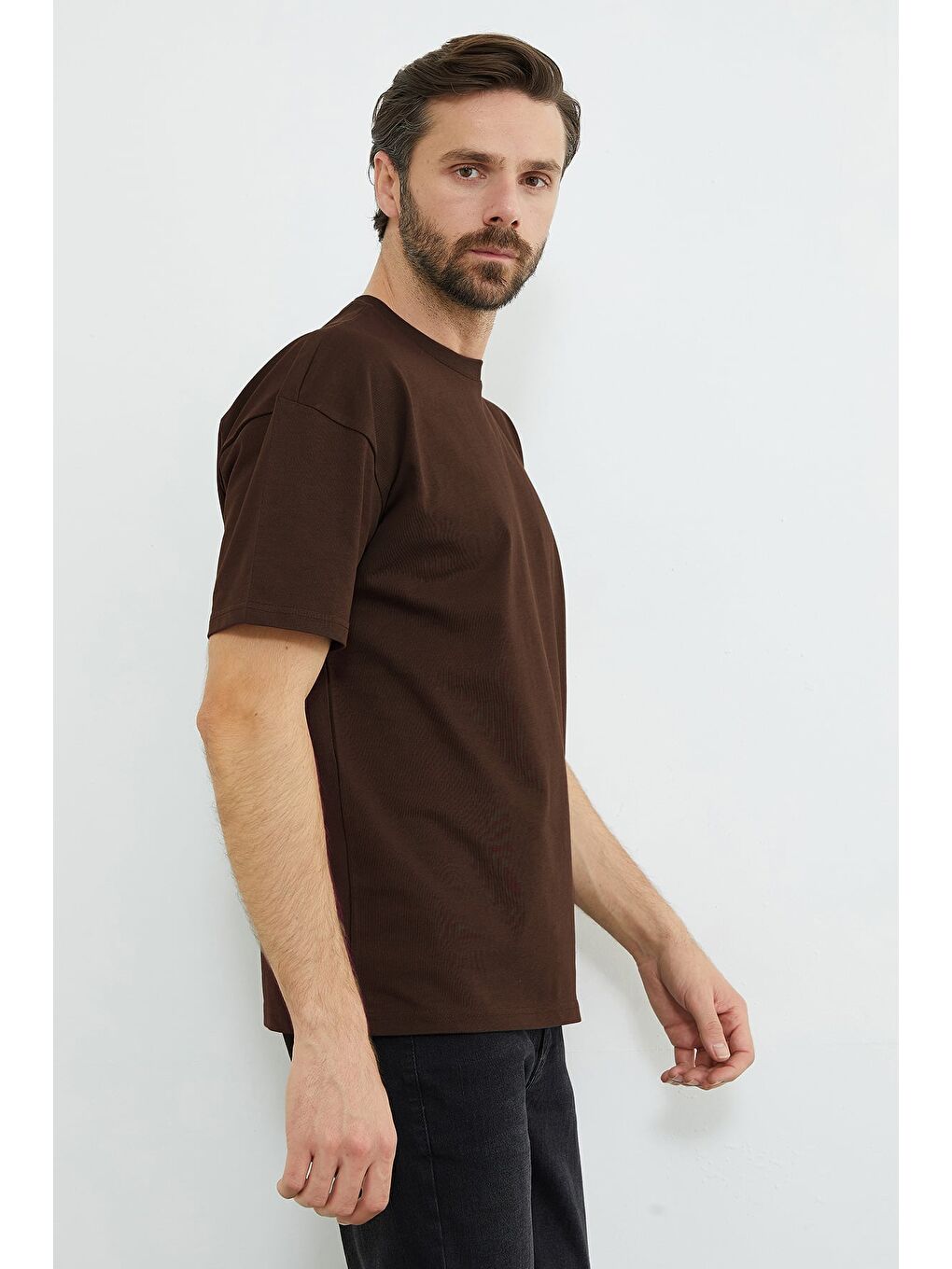 Kahverengi Basic Bisiklet Yaka Oversize Tişört-1