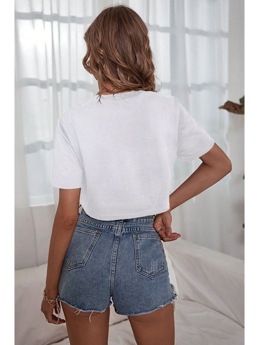 Kadın Beyaz Bisiklet Yaka Brooklyn Baskılı Geniş Crop T Shirt-1