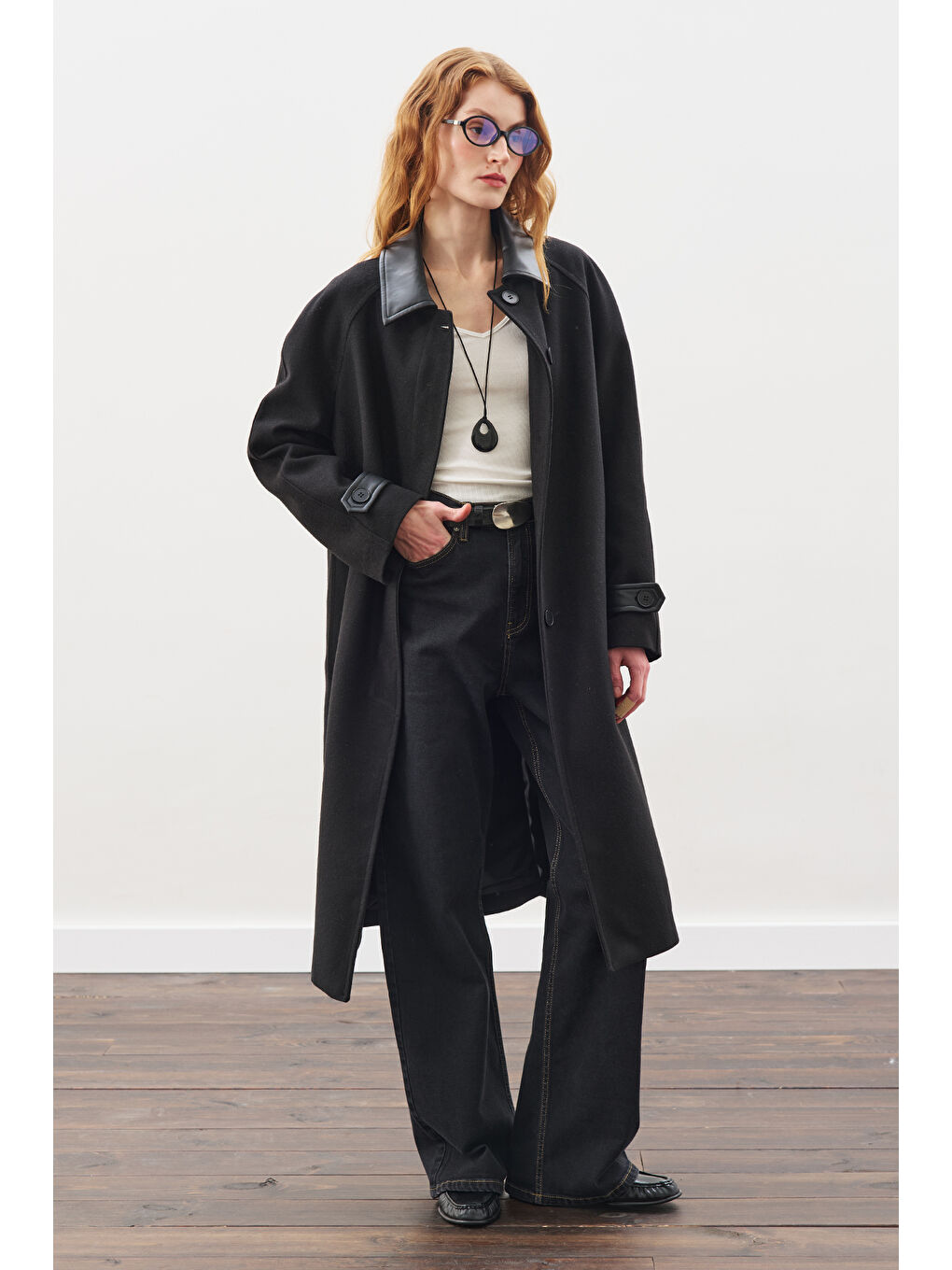 Deri Detaylı Kaşe Kaban Siyah-1