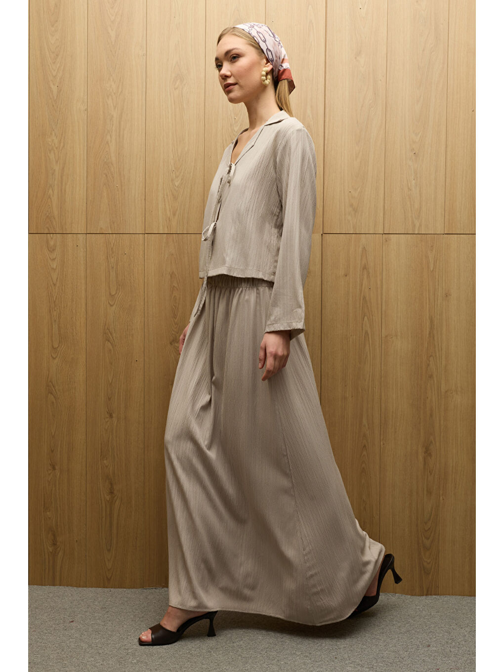 Bej Önü Bağlamalı Beli Lastikli Etekli 2 Li Takım-1