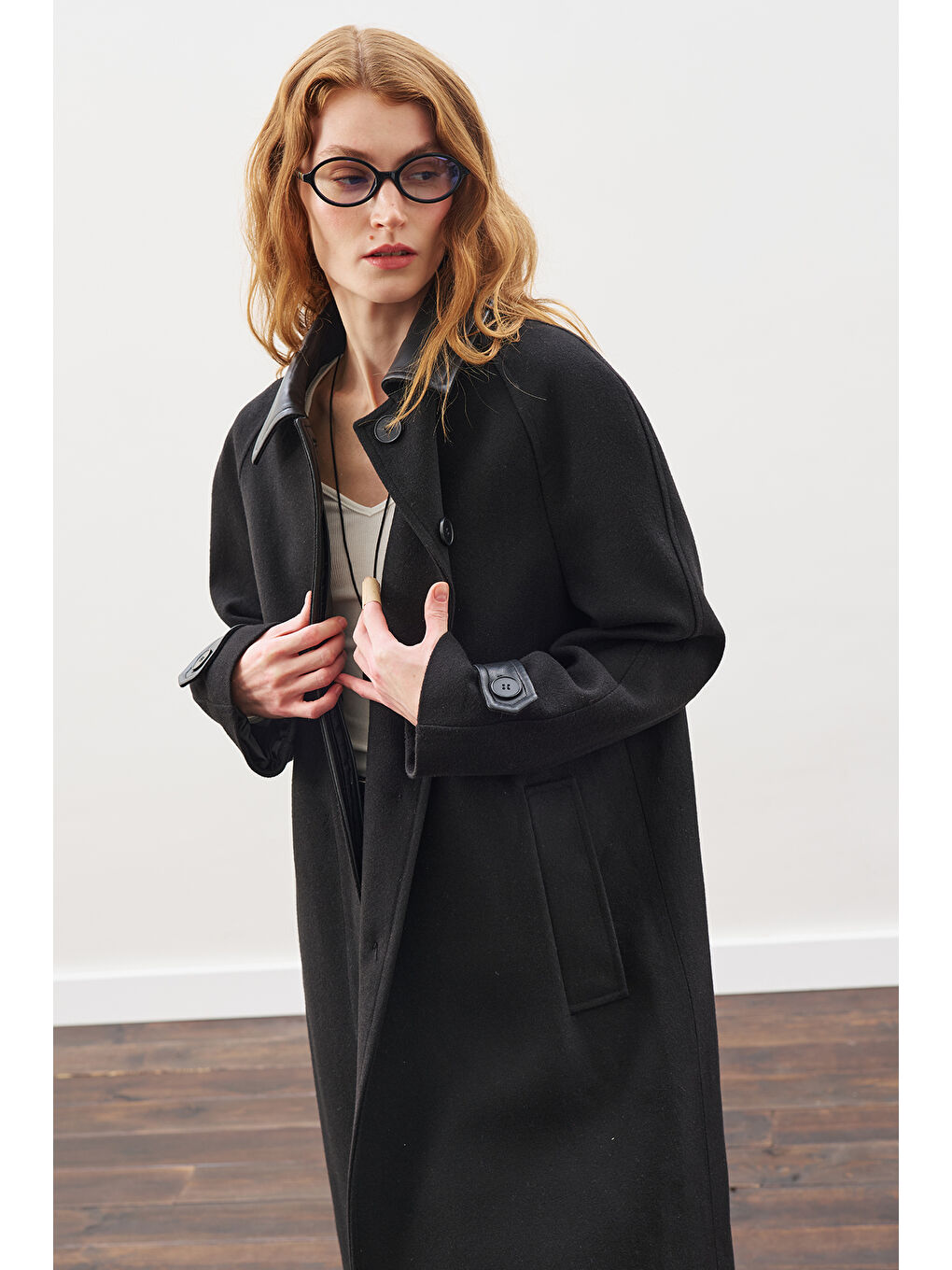 Deri Detaylı Kaşe Kaban Siyah-2